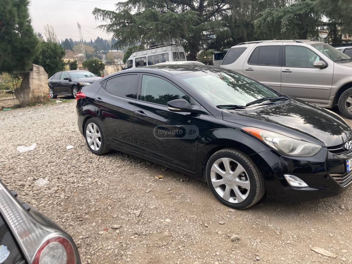 Hyundai Elantra 2013 — photo 2