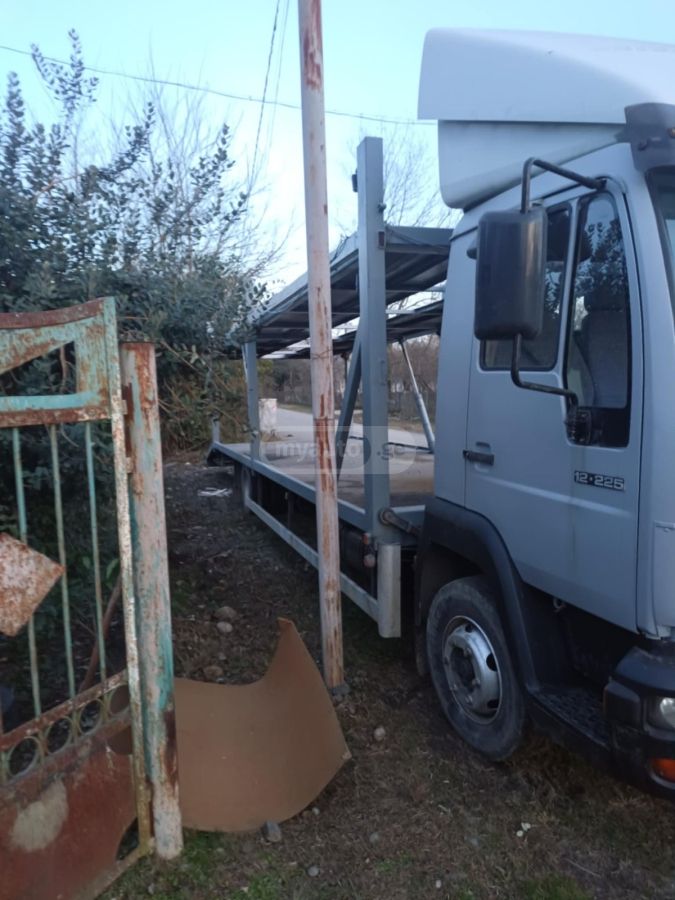 Isuzu 12.210 2002 — photo 2