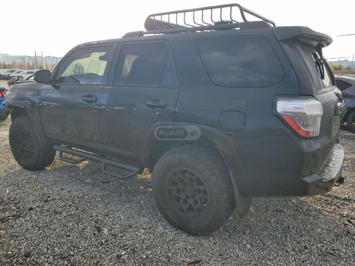 Toyota 4Runner 2021 — photo 2
