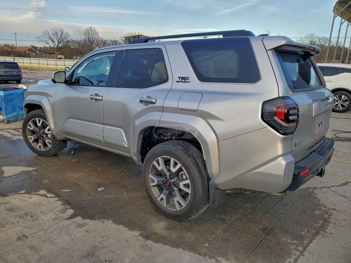 Toyota 4Runner 2025 — photo 2