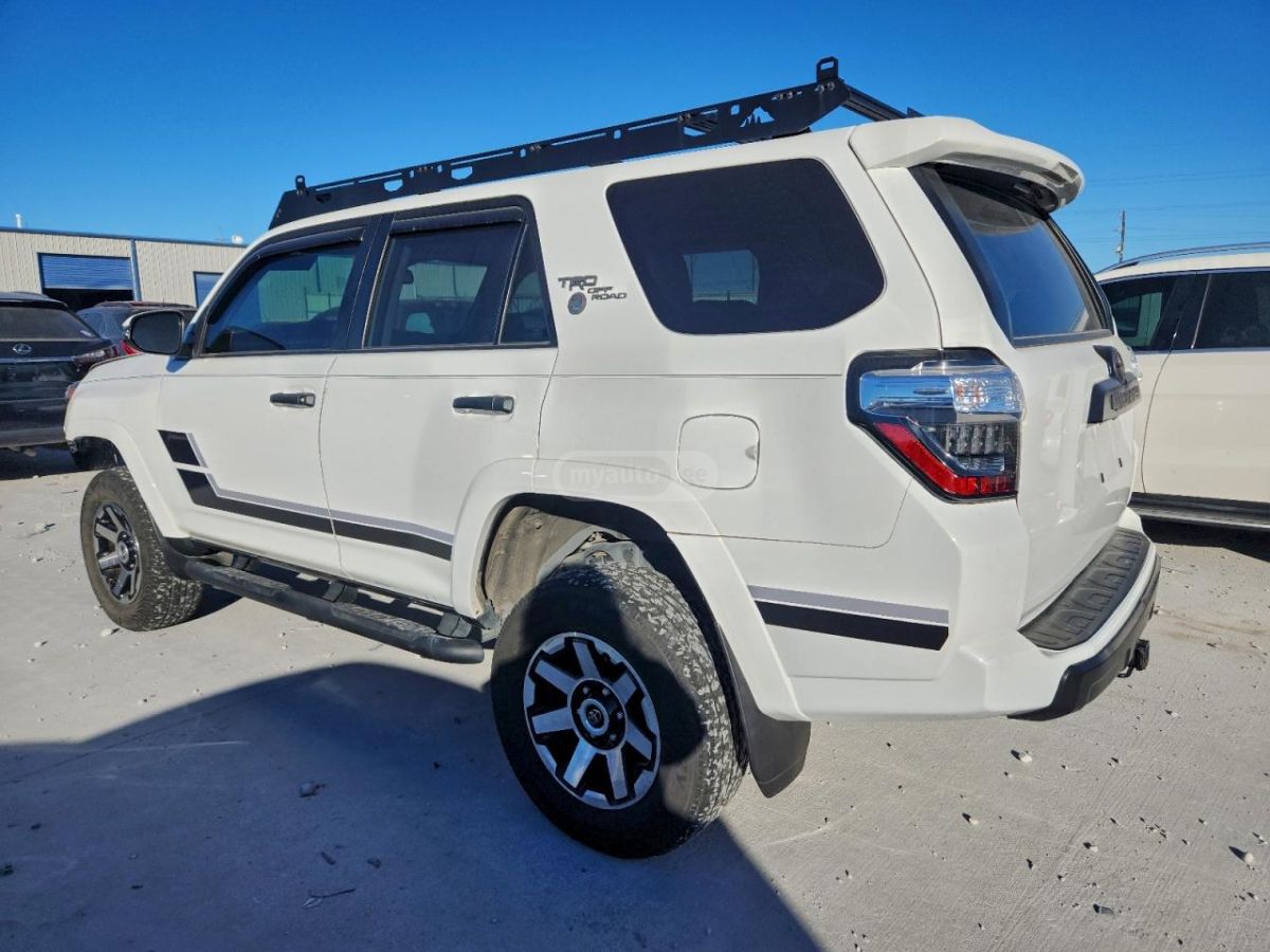 Toyota 4Runner 2022 — photo 2