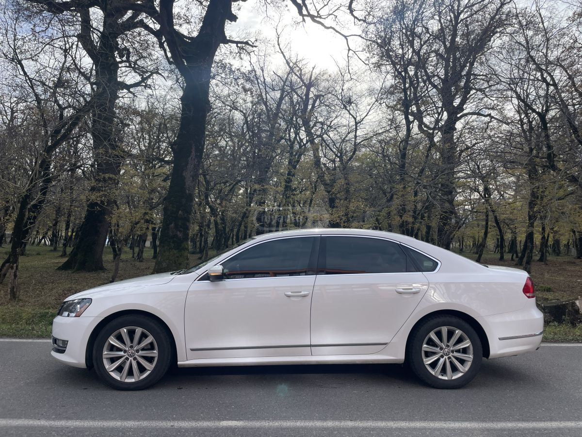 Volkswagen Passat 2013 — photo 2