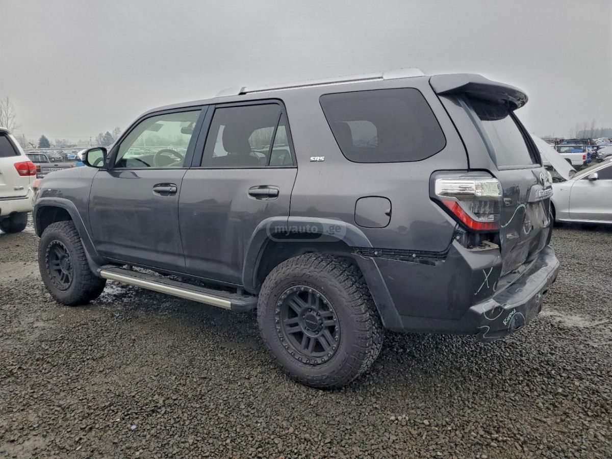 Toyota 4Runner 2018 — photo 2