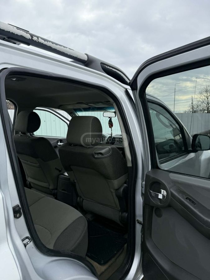 Nissan X-Terra 2005 — photo 2