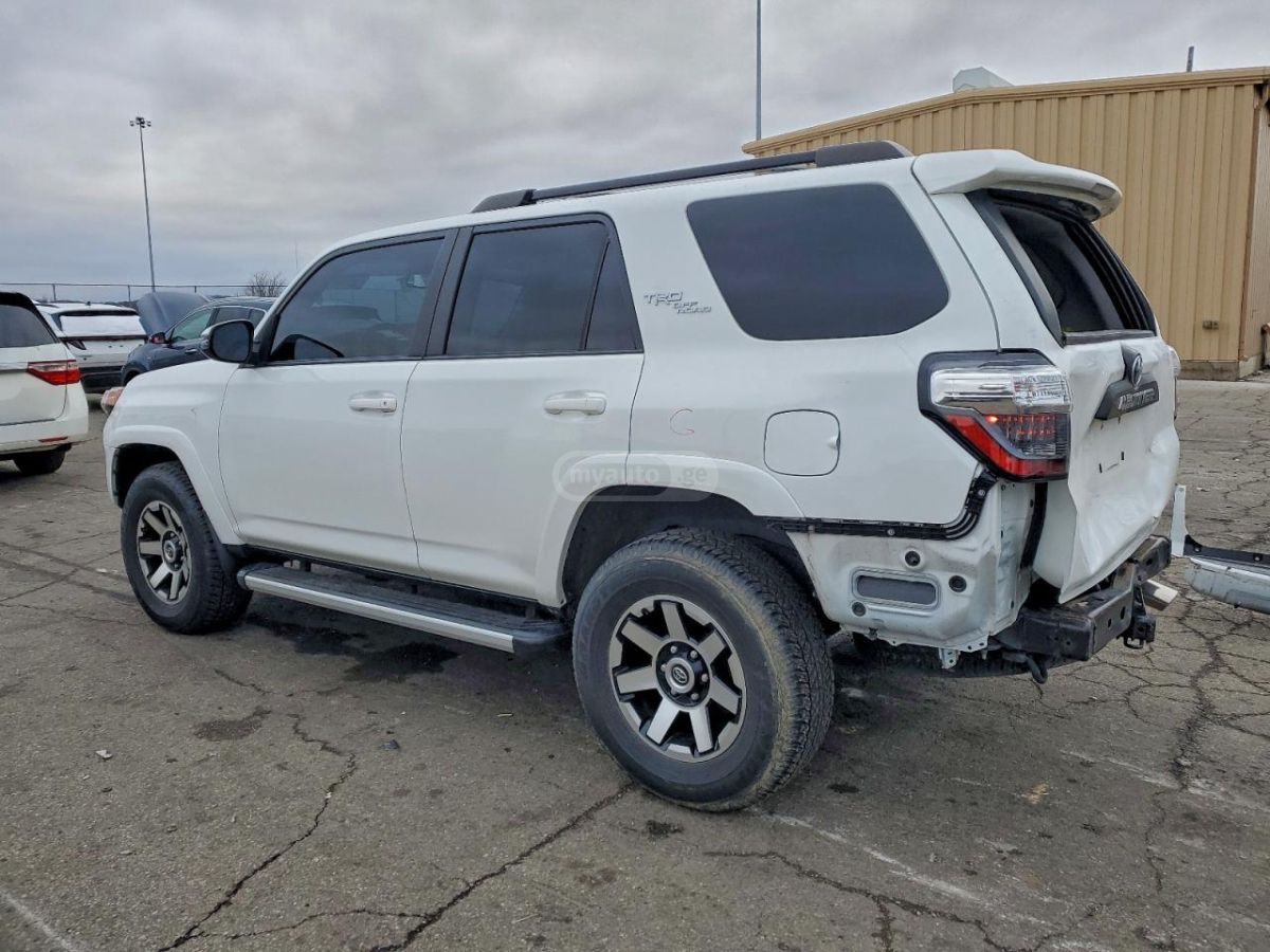 Toyota 4Runner 2020 — photo 2