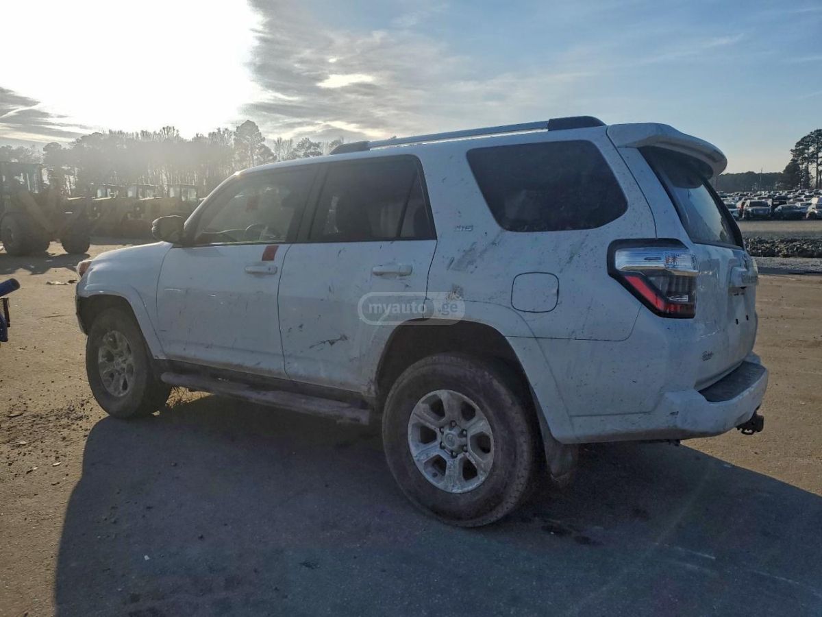 Toyota 4Runner 2021 — photo 2