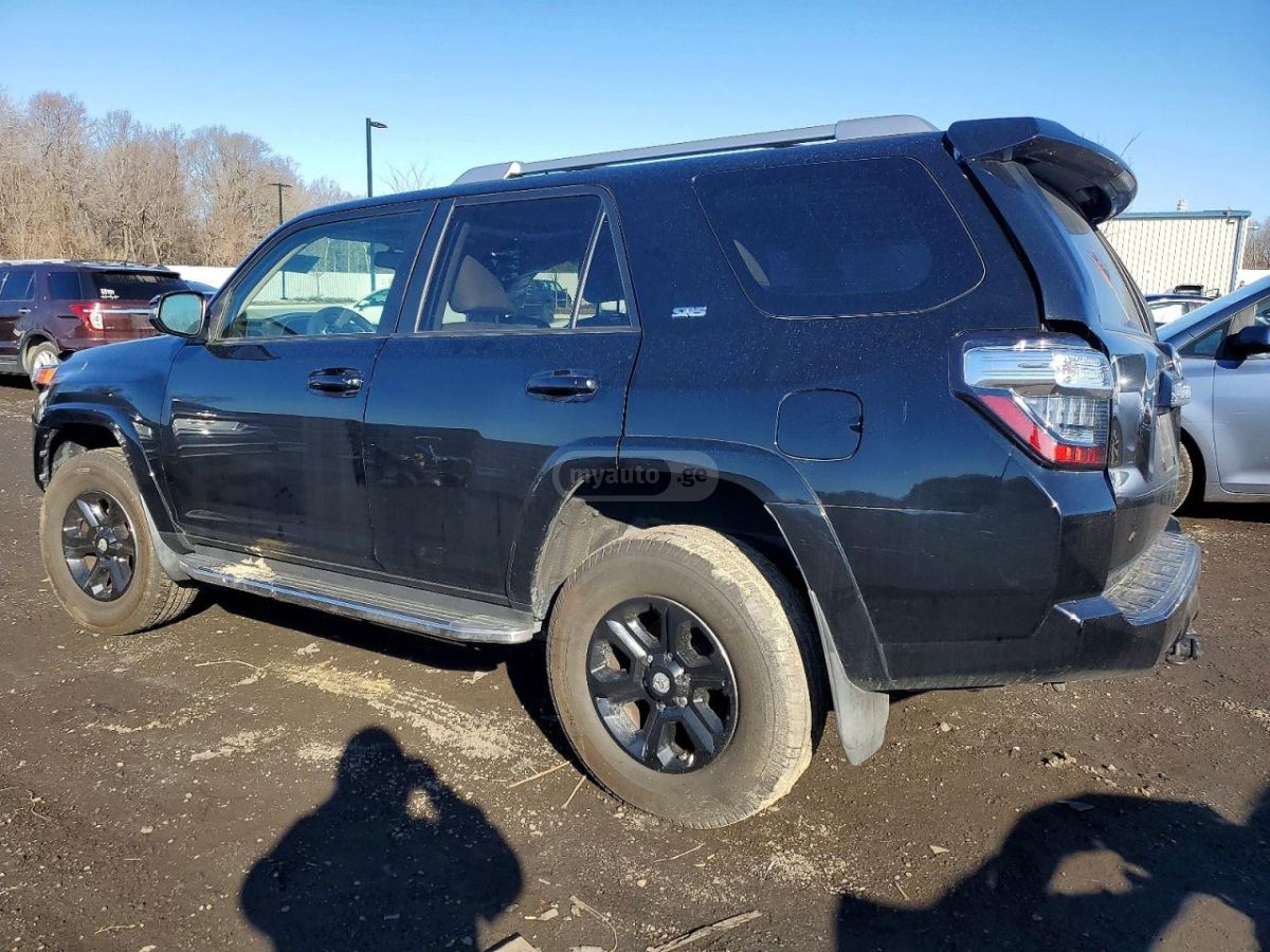 Toyota 4Runner 2017 — photo 2