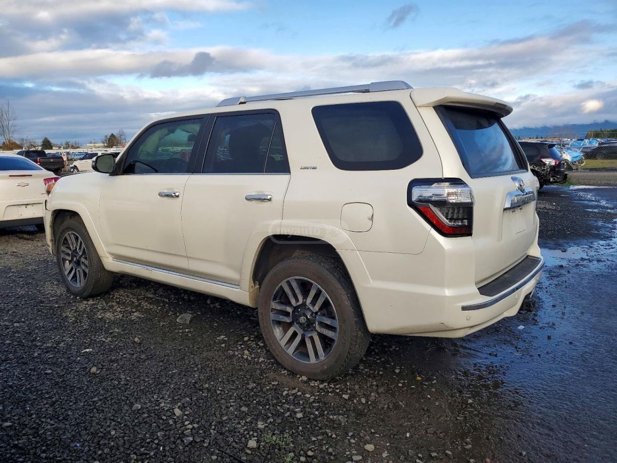 Toyota 4Runner 2017 — photo 2