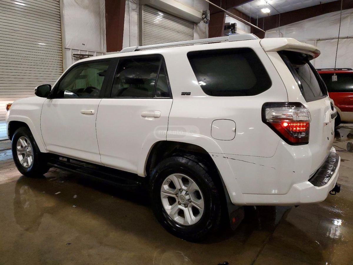 Toyota 4Runner 2016 — photo 2