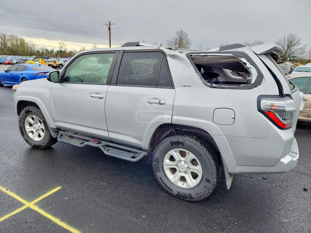 Toyota 4Runner 2020 — photo 2