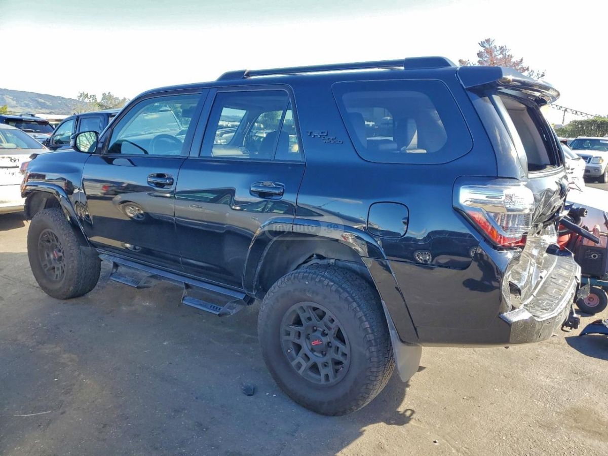 Toyota 4Runner 2021 — photo 2