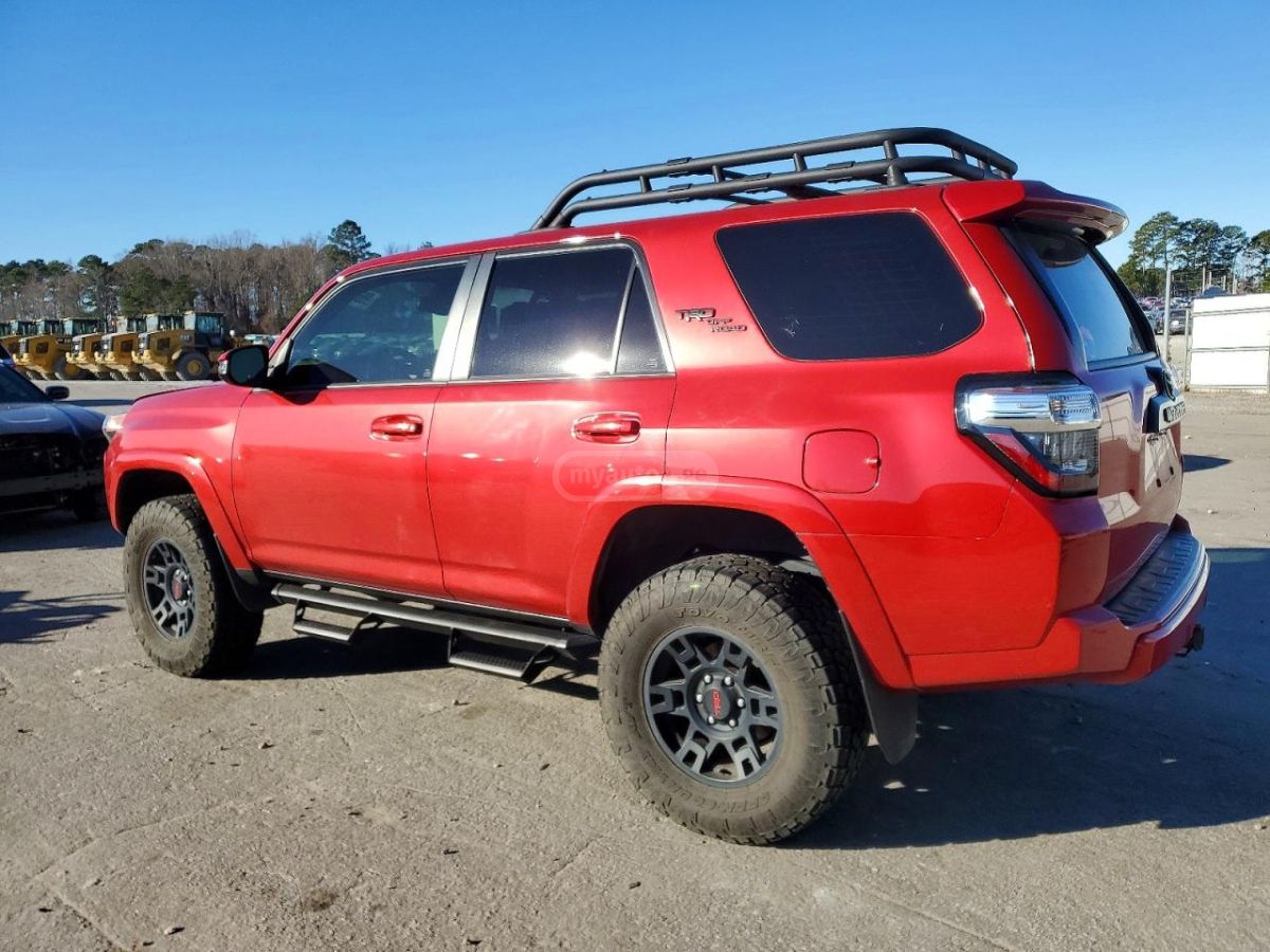 Toyota 4Runner 2022 — photo 2