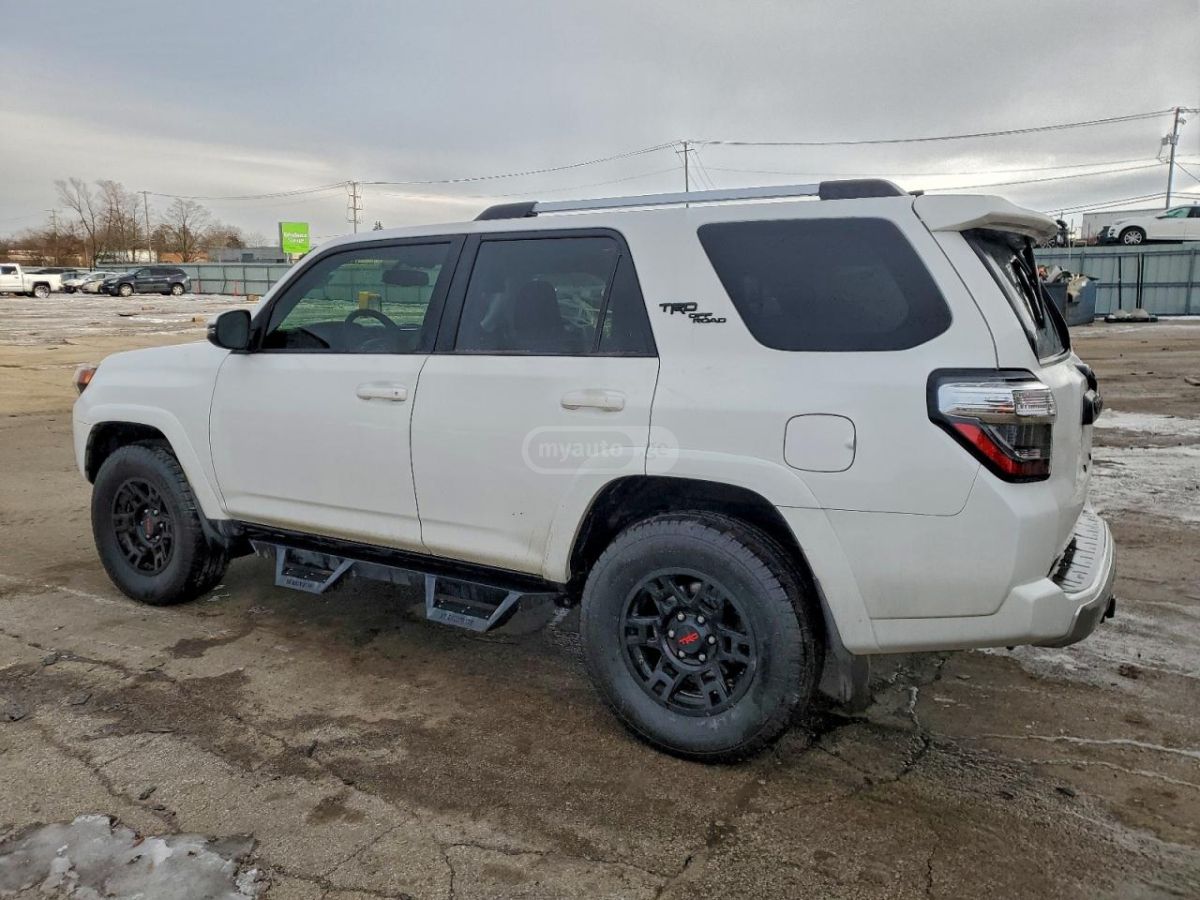 Toyota 4Runner 2018 — photo 2