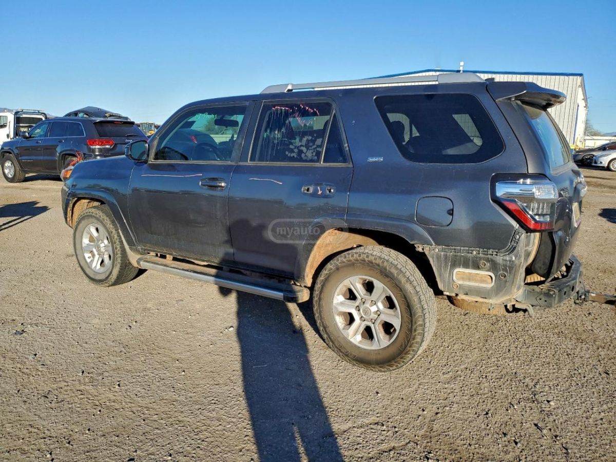 Toyota 4Runner 2018 — photo 2