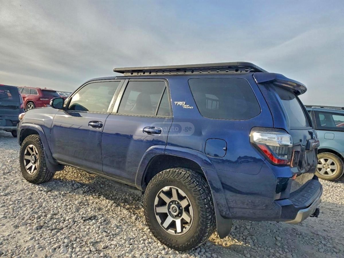 Toyota 4Runner 2018 — photo 2