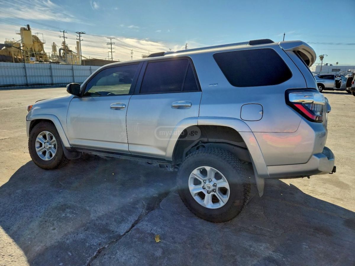 Toyota 4Runner 2021 — photo 2