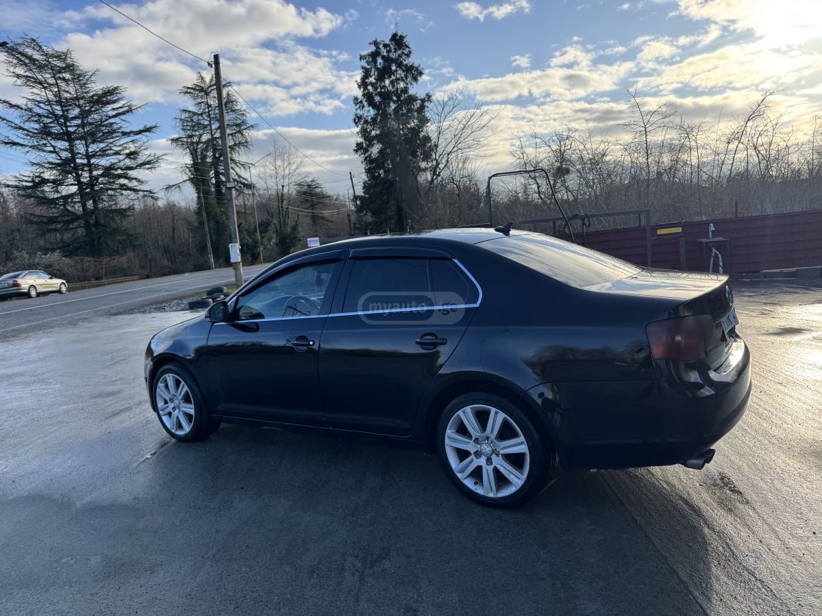 Volkswagen Jetta 2007 — photo 2