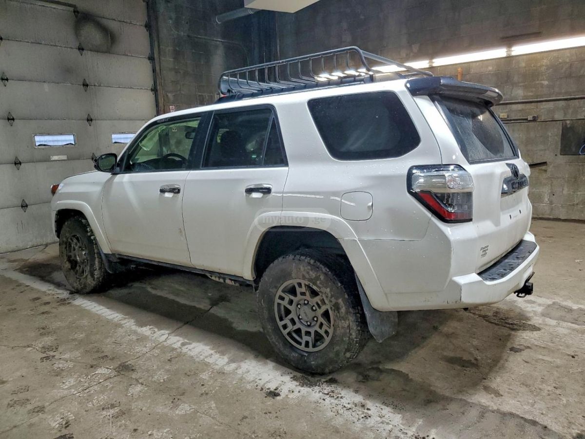 Toyota 4Runner 2020 — photo 2