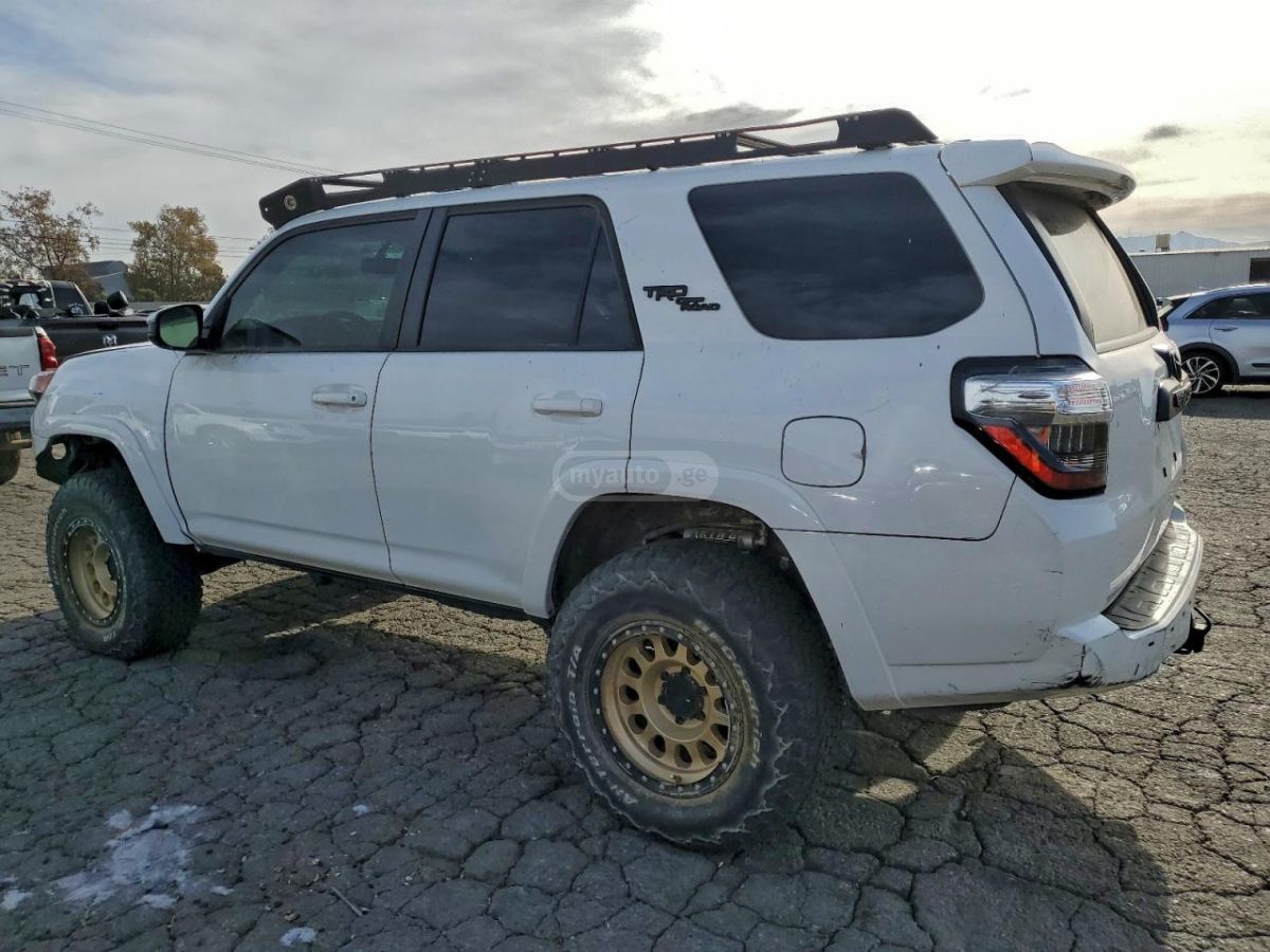 Toyota 4Runner 2019 — photo 2