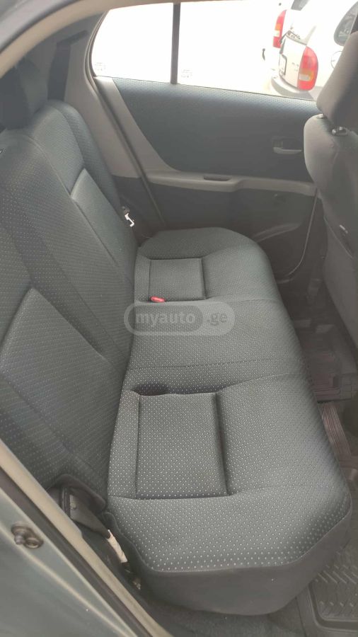 Toyota Yaris 2006 — photo 2