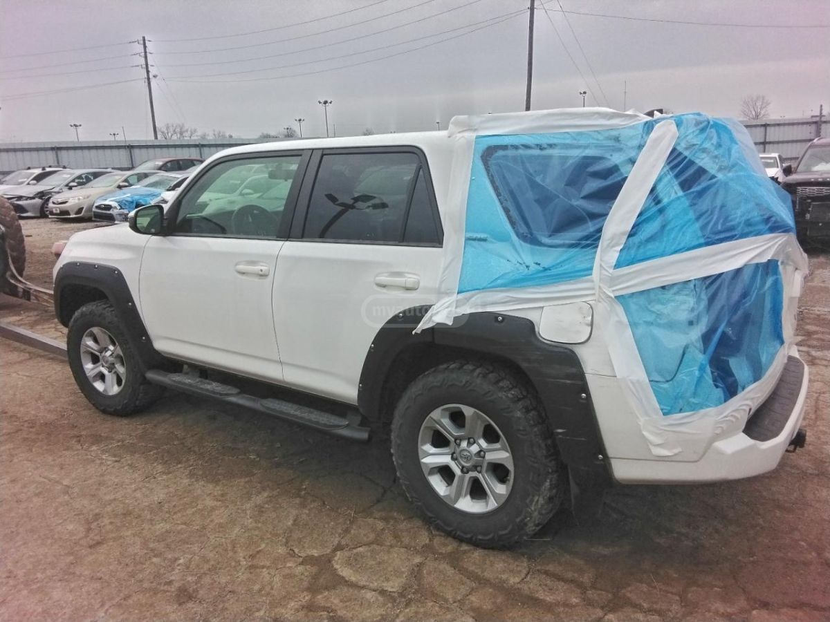 Toyota 4Runner 2017 — photo 2
