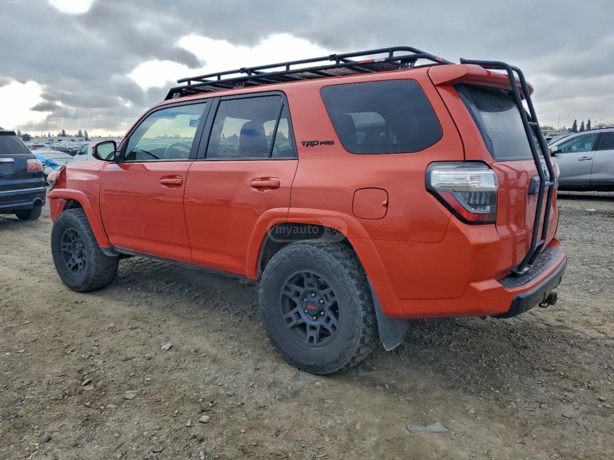 Toyota 4Runner 2015 — photo 2
