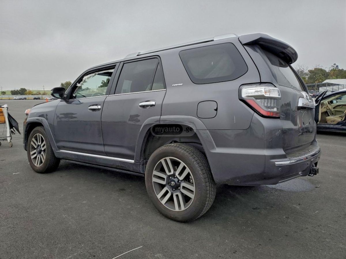 Toyota 4Runner 2023 — photo 2