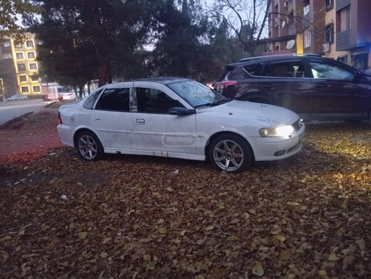 Opel Vectra 1999 — photo 2
