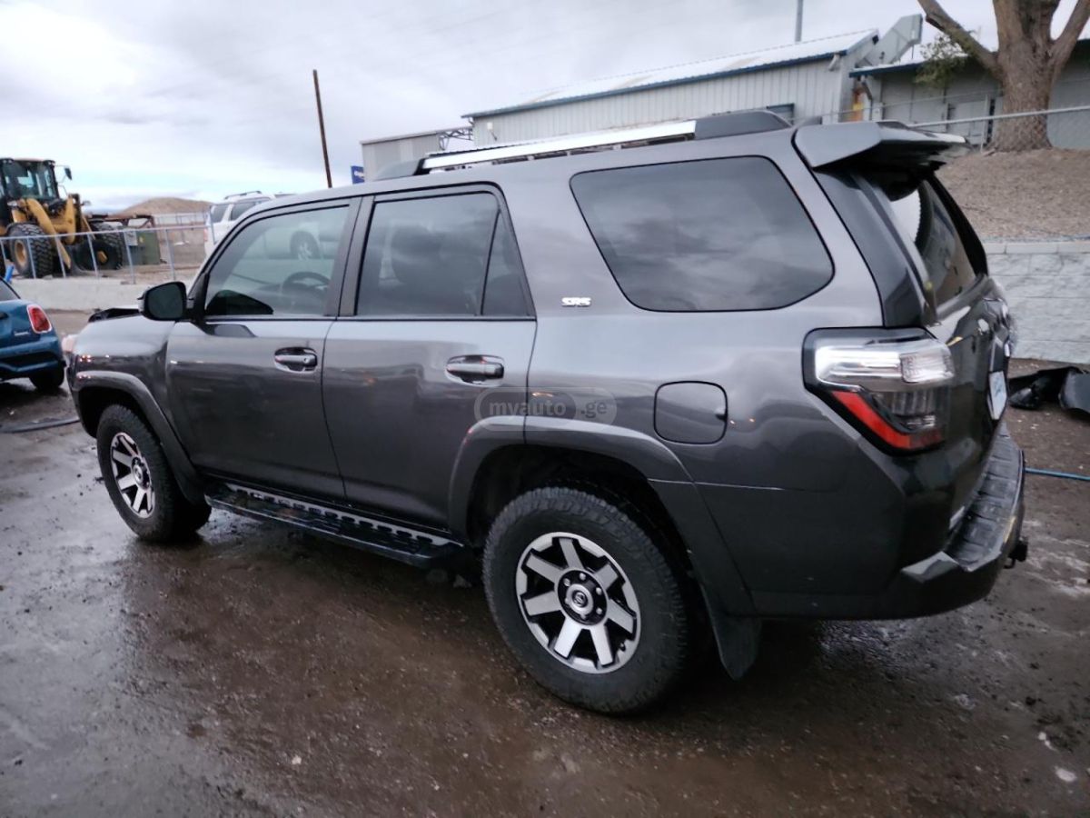 Toyota 4Runner 2019 — photo 2