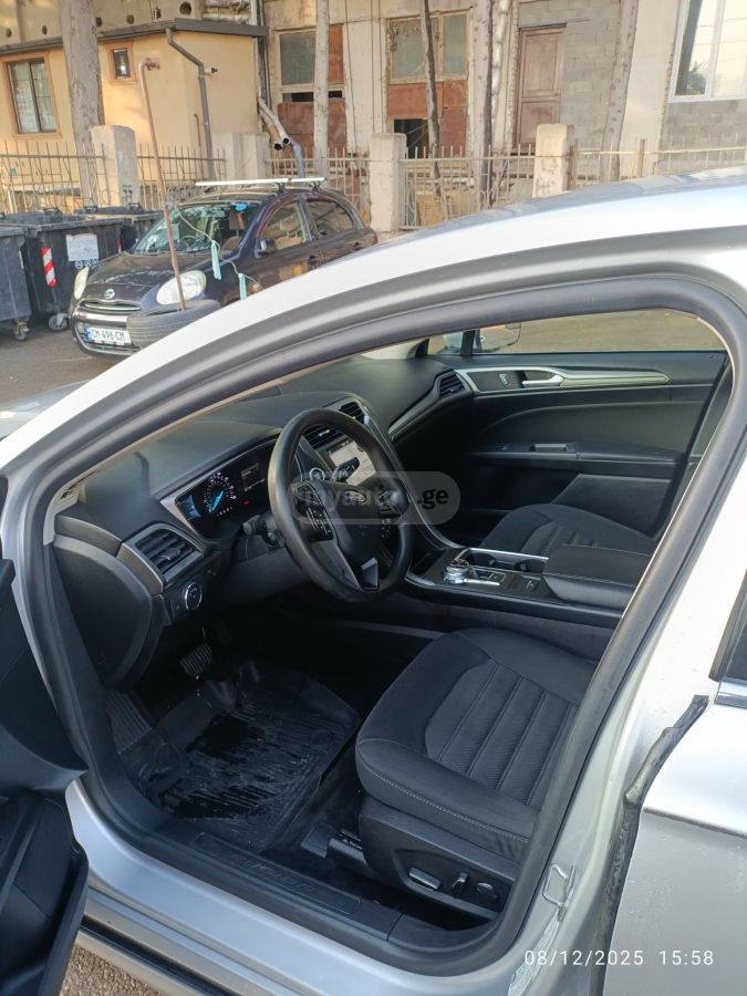 Ford Fusion 2018 — photo 2