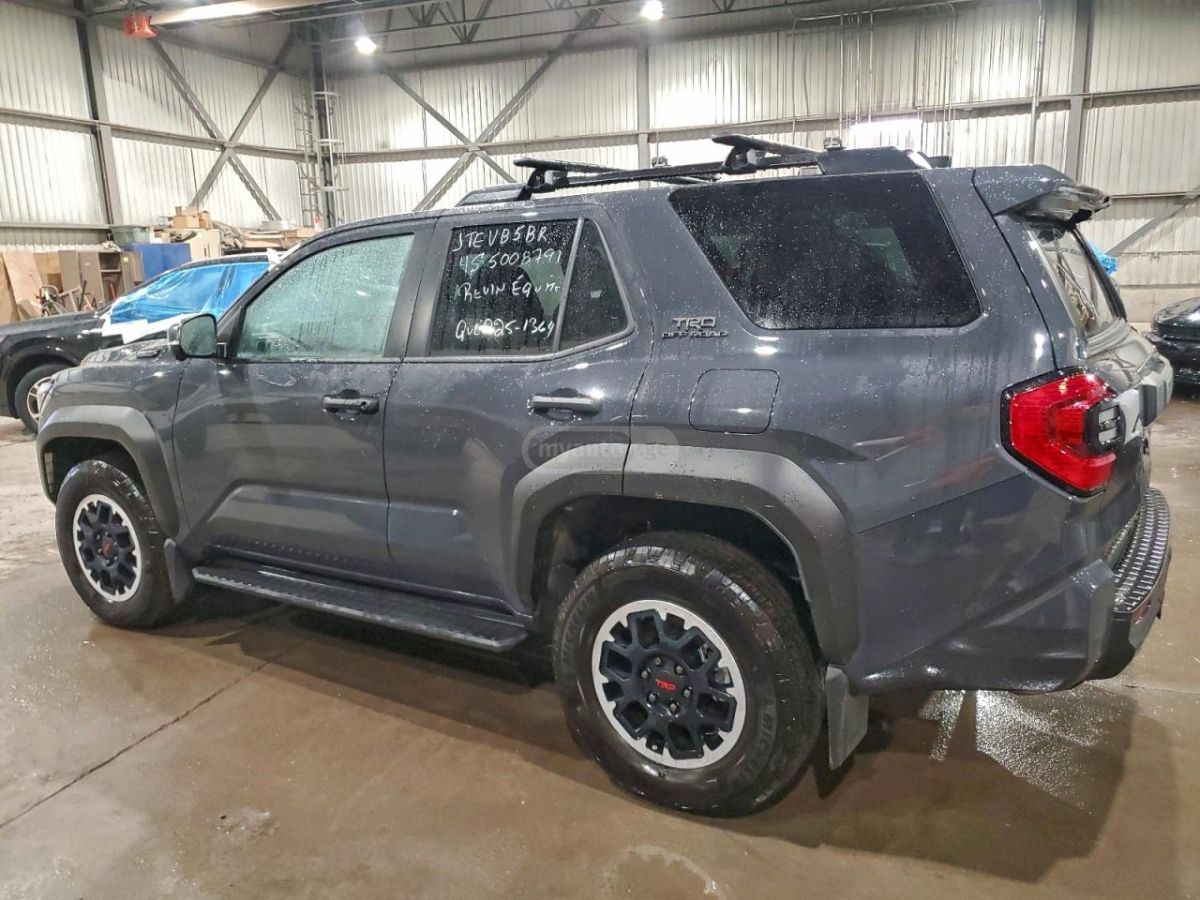 Toyota 4Runner 2025 — photo 2