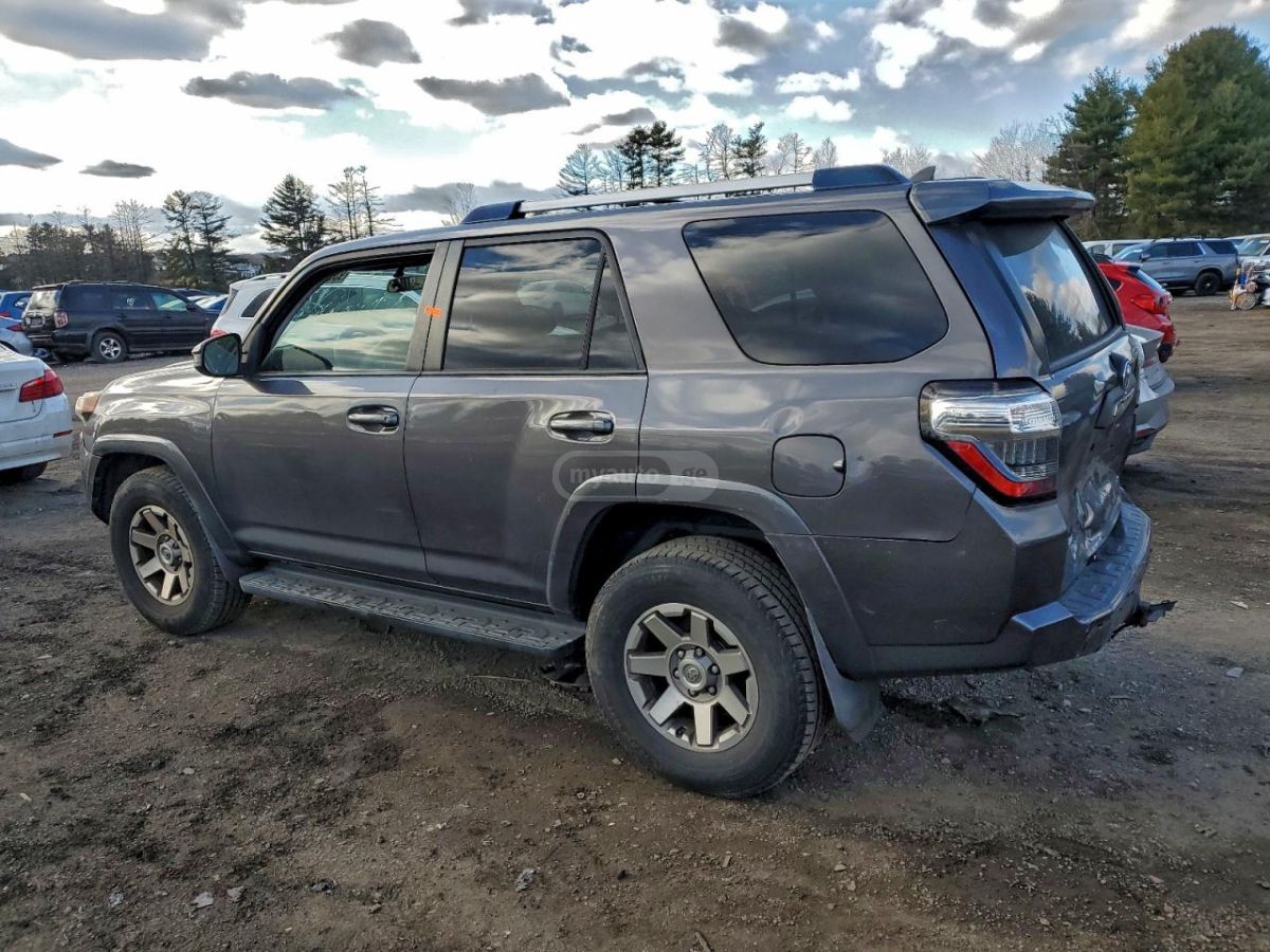 Toyota 4Runner 2015 — photo 2
