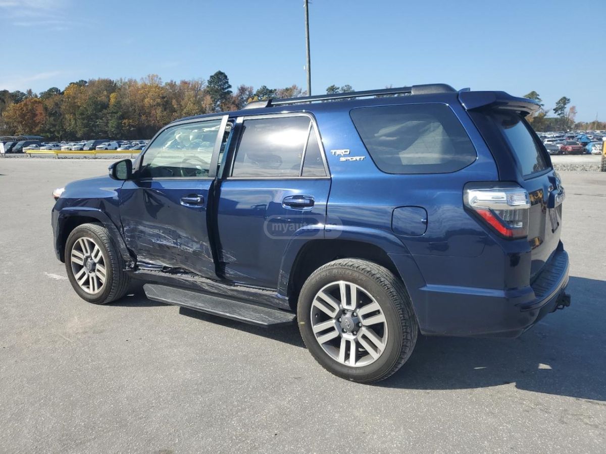 Toyota 4 Runner 2023 — photo 2