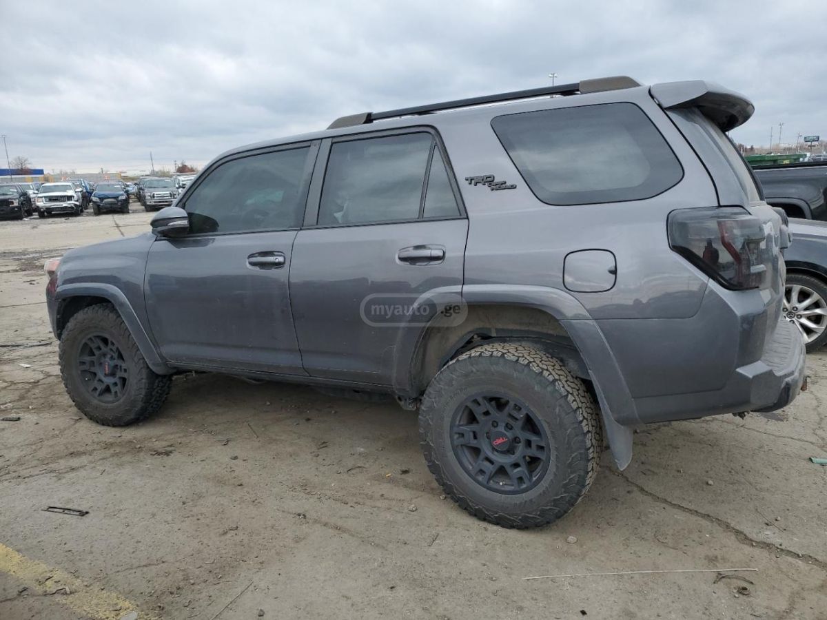 Toyota 4Runner 2021 — photo 2