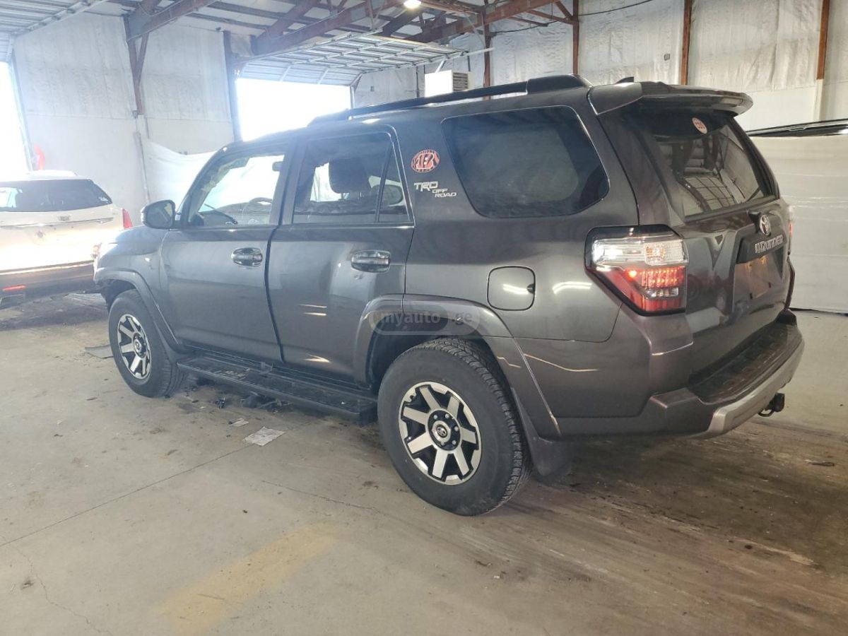 Toyota 4Runner 2020 — photo 2
