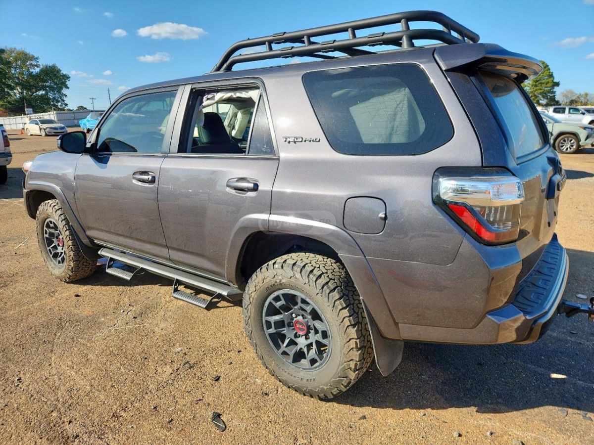 Toyota 4Runner 2021 — photo 2