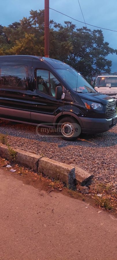 Ford Transit 2018 — photo 2