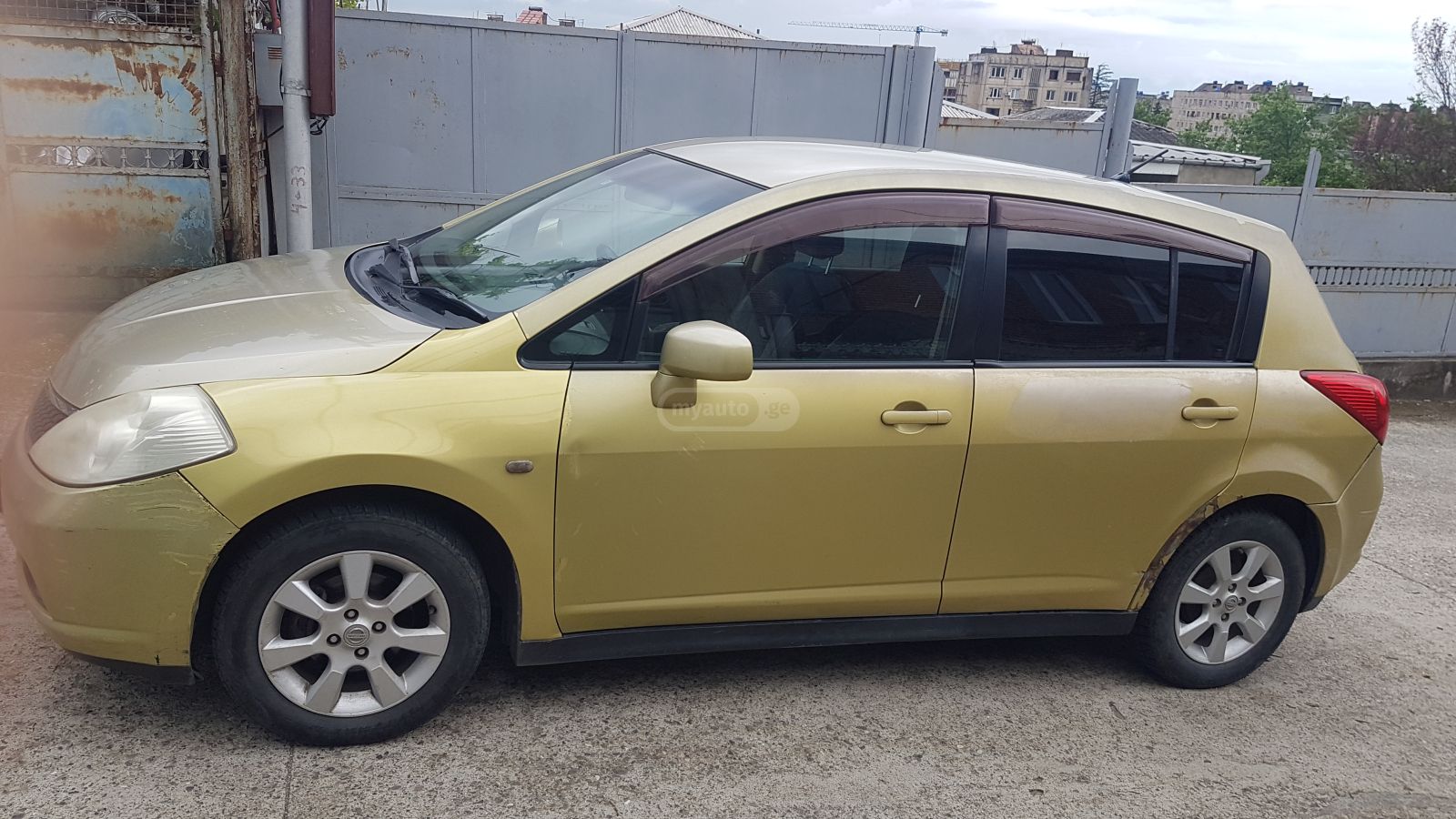 Nissan Tiida