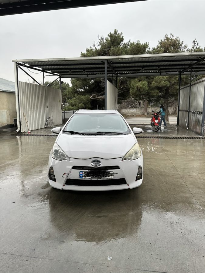 Toyota Prius C