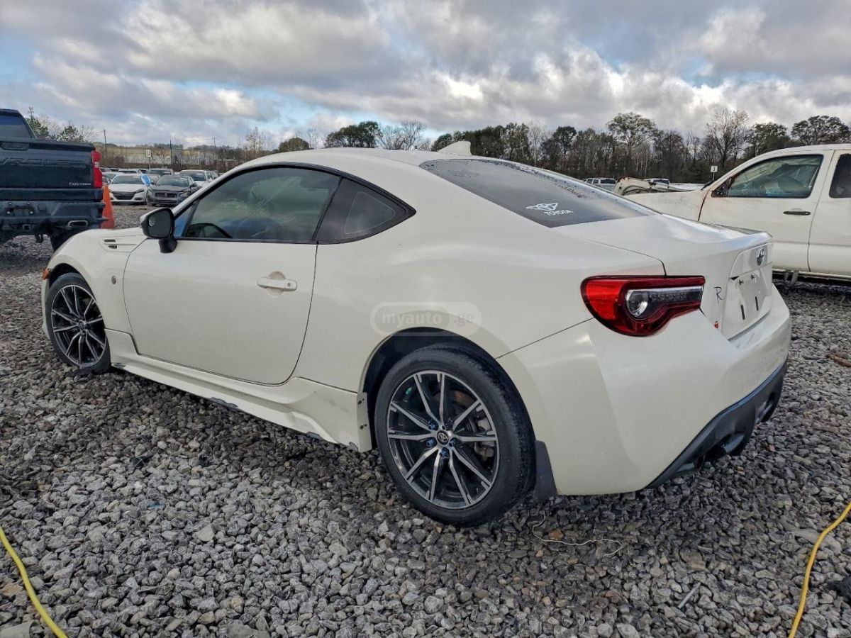 Toyota GT 86 2017 — photo 2