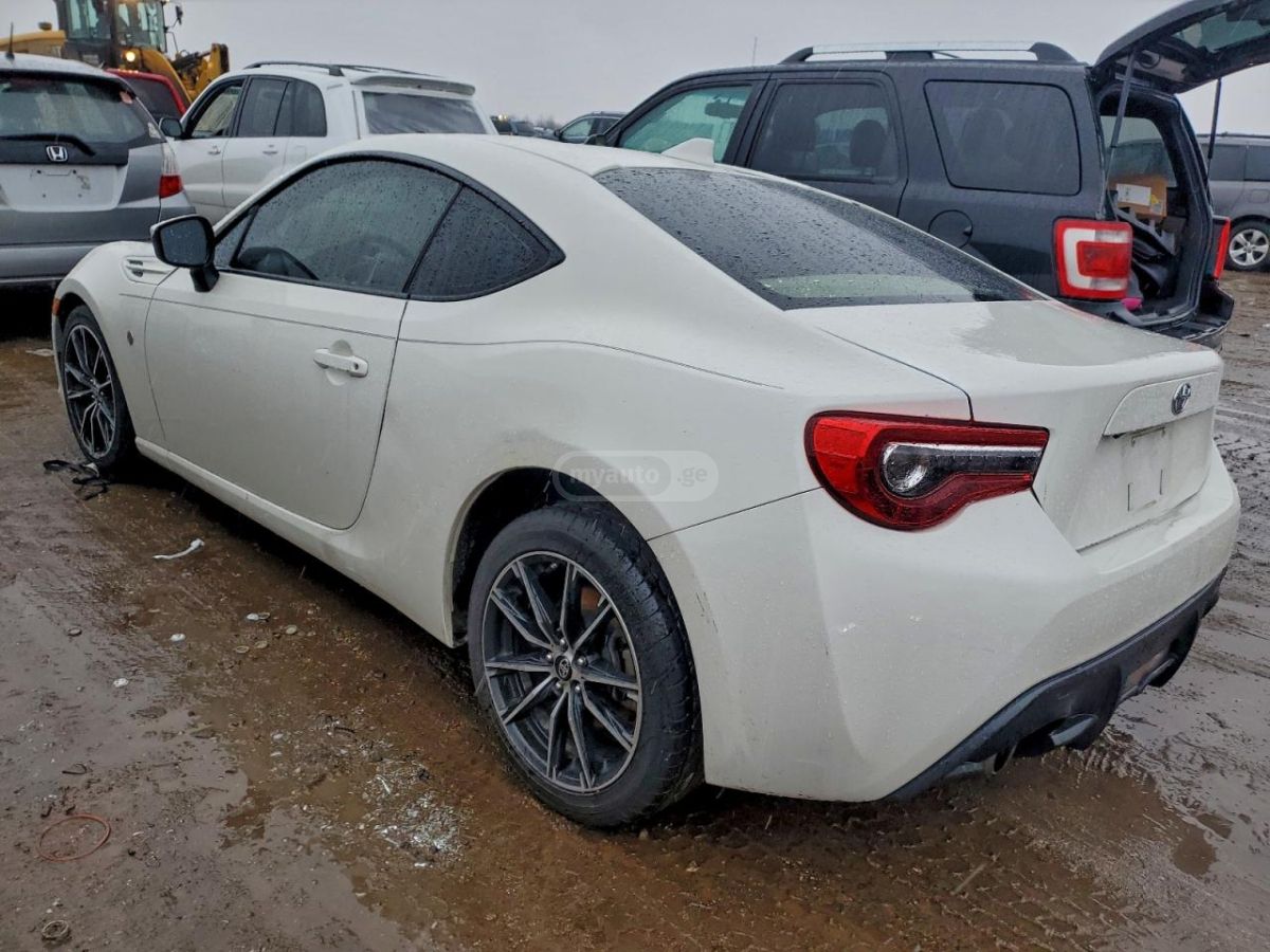 Toyota GT 86 2017 — photo 2