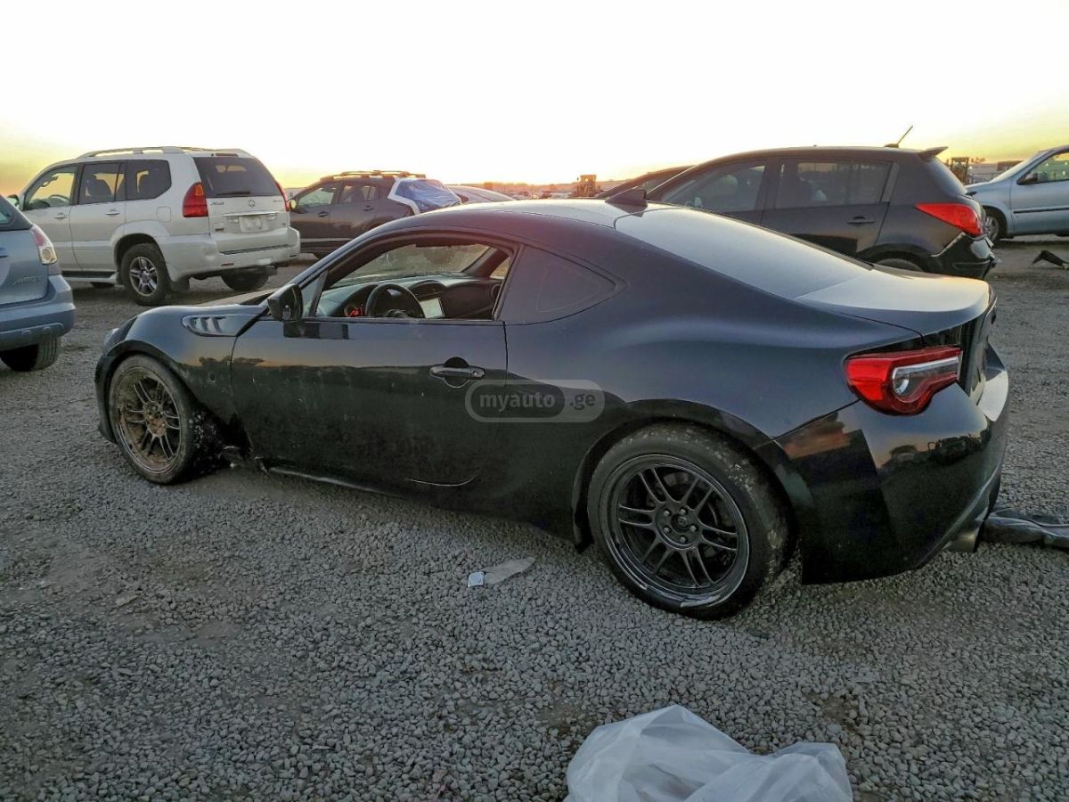 Toyota GT 86 2017 — photo 2