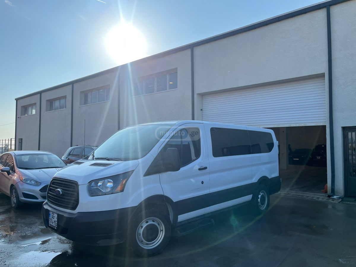 Ford Transit 2018 — photo 2