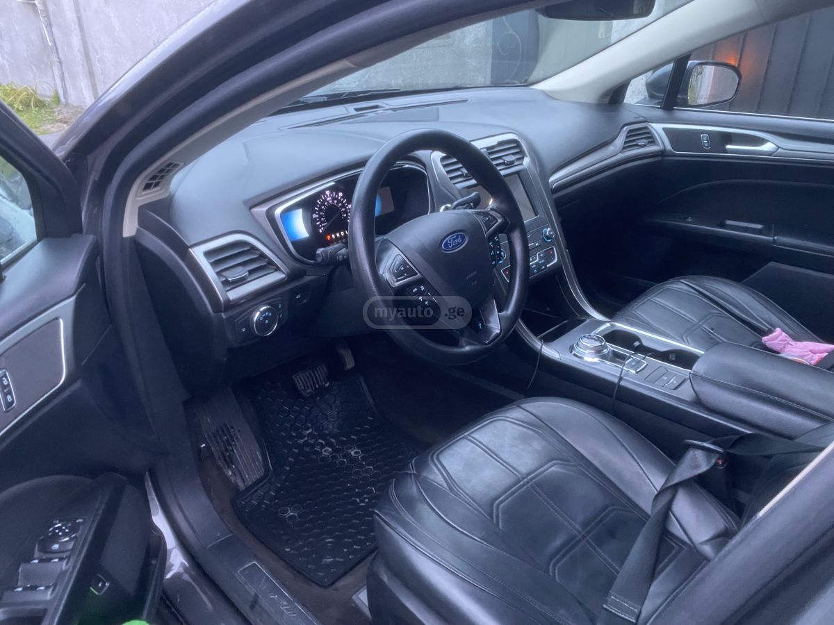 Ford Fusion 2019 — photo 2