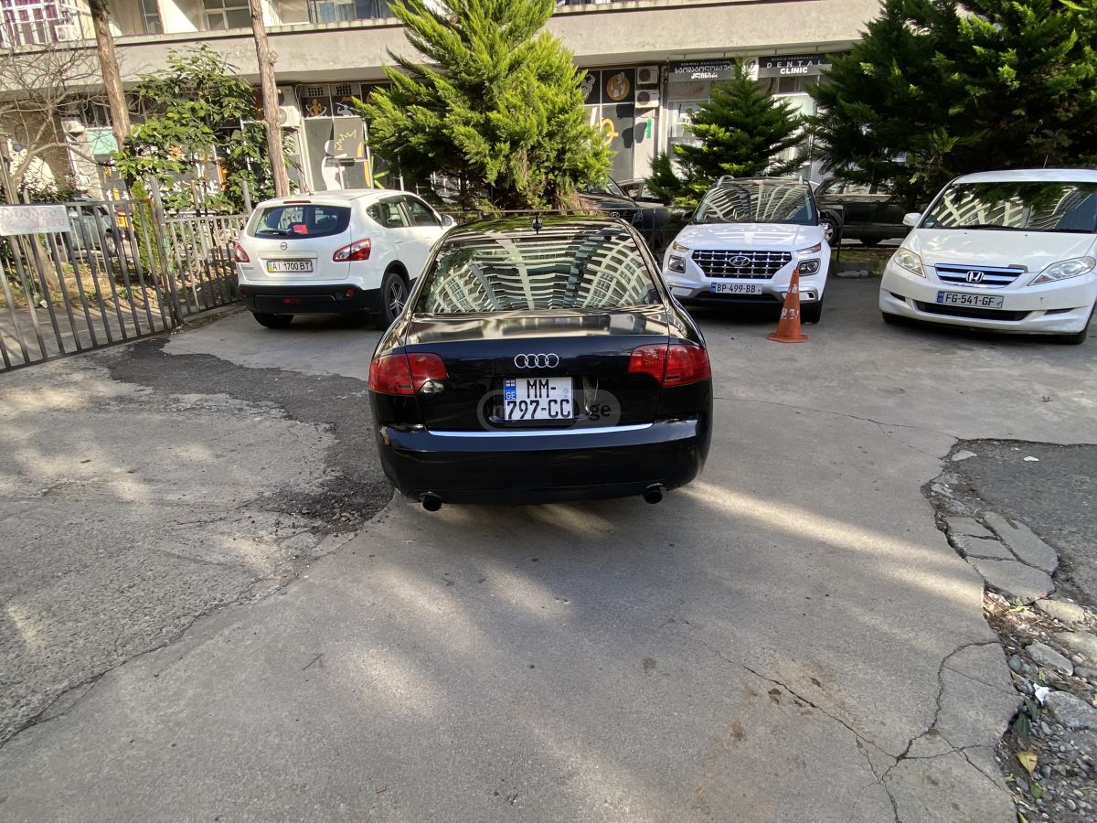 Audi A4 2005 — photo 2