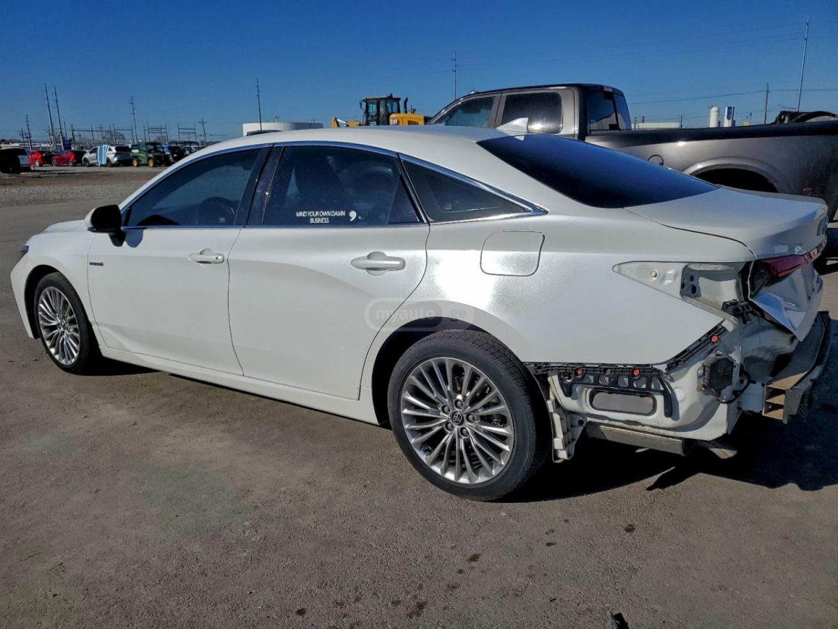 Toyota Avalon 2019 — photo 2