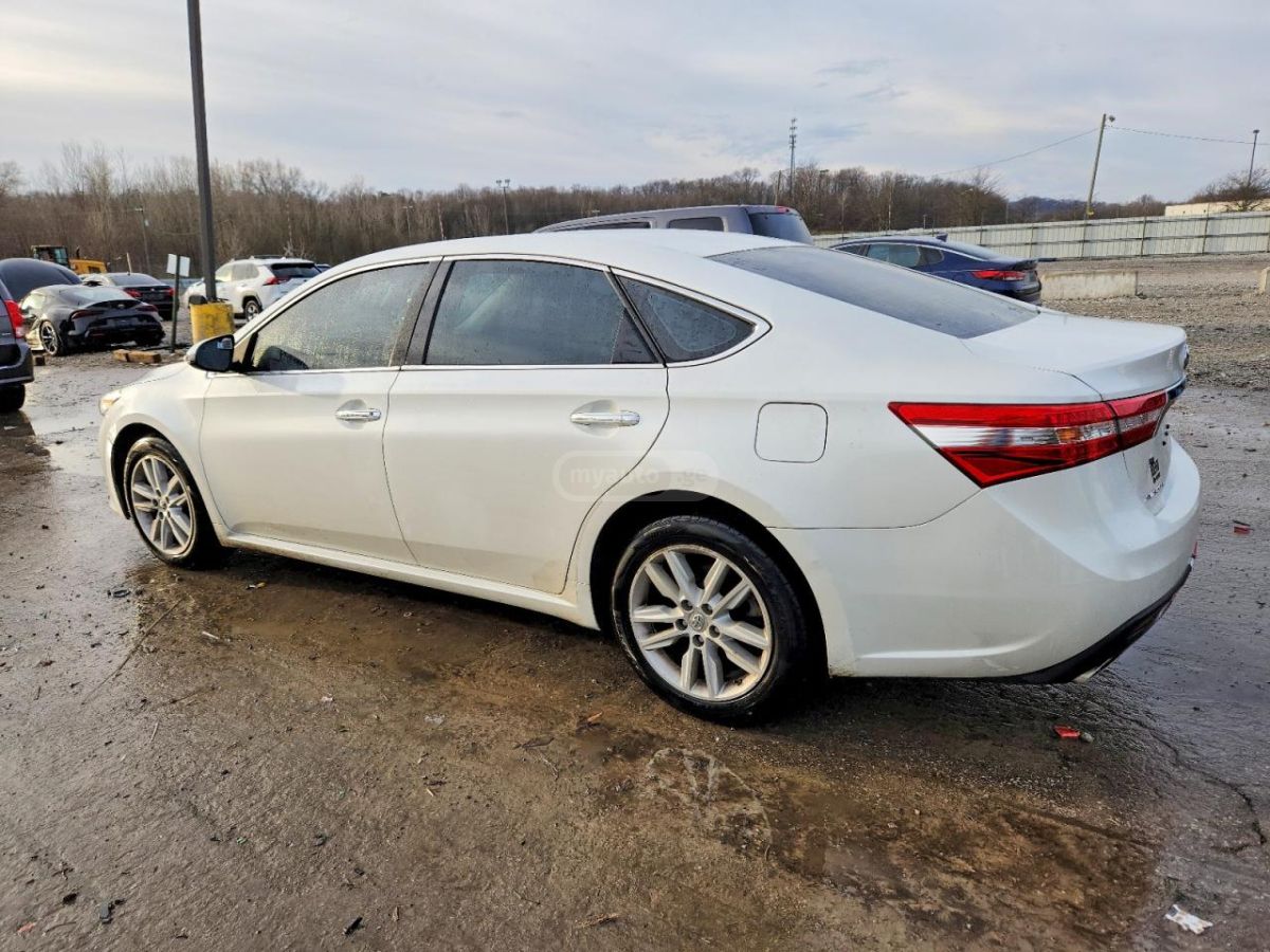 Toyota Avalon 2014 — photo 2