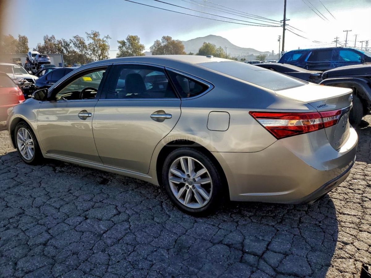 Toyota Avalon 2015 — photo 2