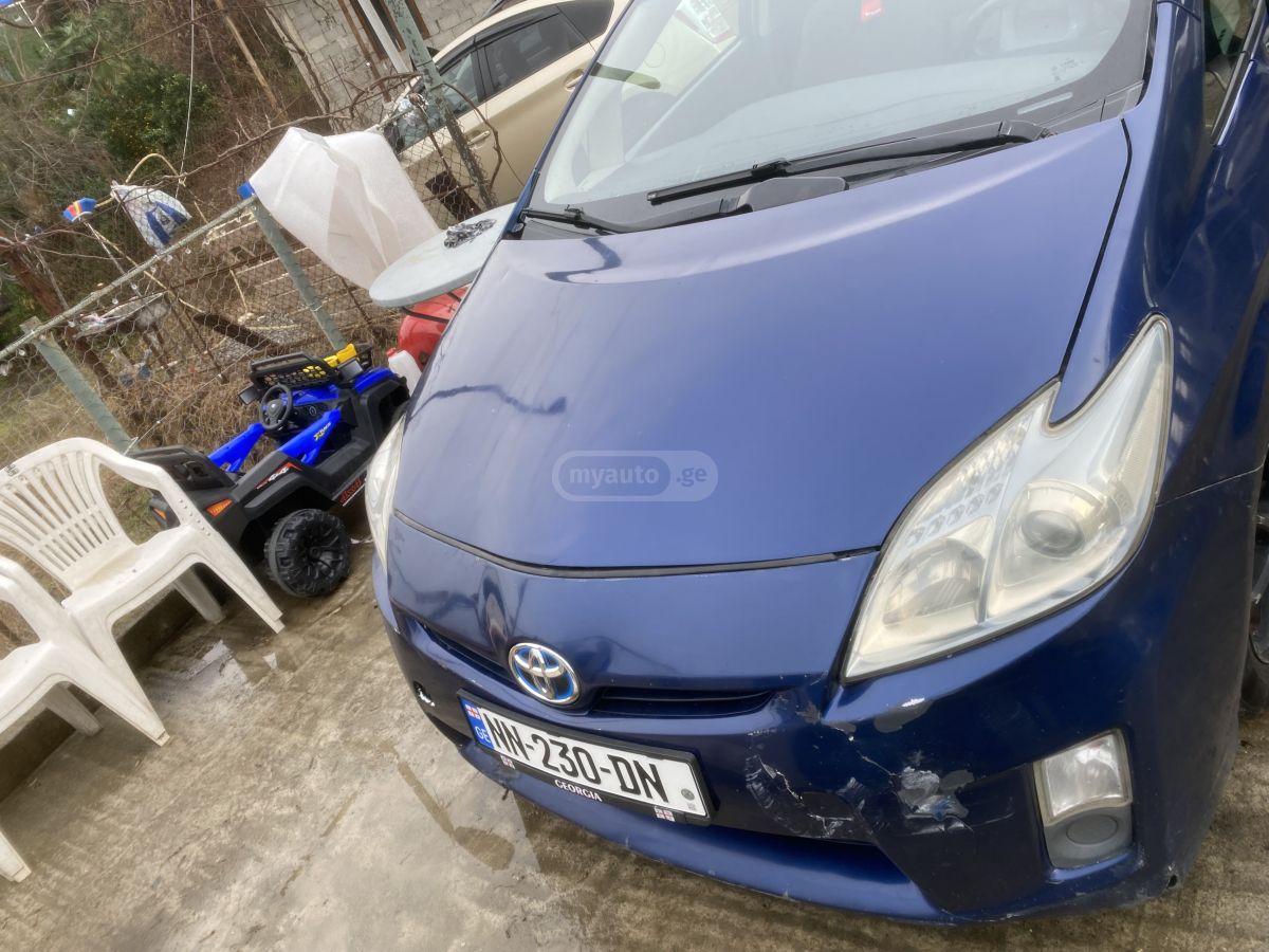 Toyota Prius 2010 — photo 2