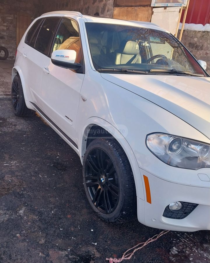 BMW X5 2012 — photo 2